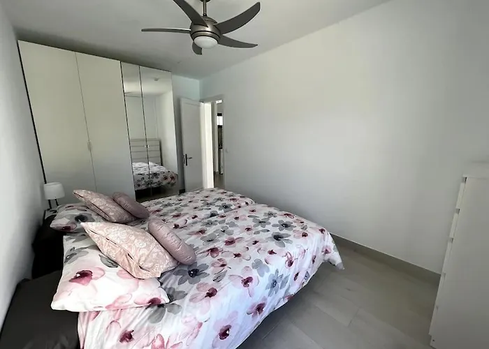 Casa Feliz - One Bedroom With Communal Pool Apartment Tias