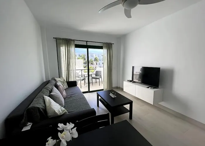 Apartment Casa Feliz - One Bedroom With Communal Pool Tias